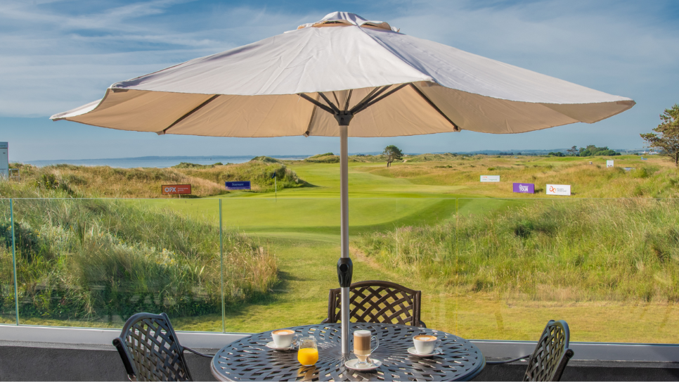 Dining Golfers Bites 966x543